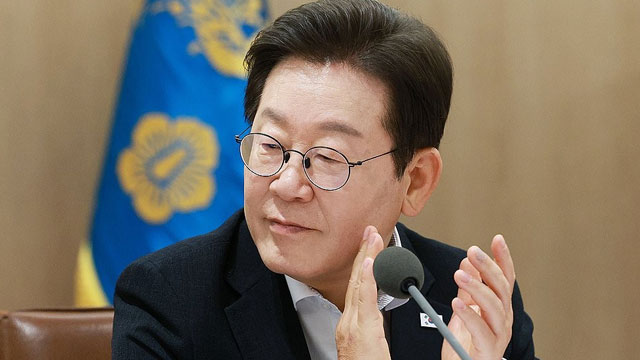 이 대통령, 진관사 찾아 <br>“정상회담 일정 잘 해내야”